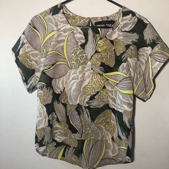 Zara Tops - Zara basic tropical high low crop top